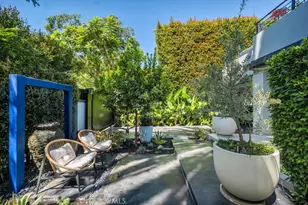 8719 Rosewood, West Hollywood, CA 90048 - Photo 7