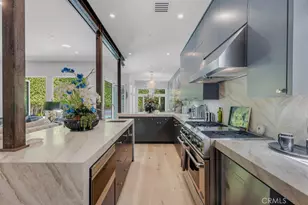8719 Rosewood, West Hollywood, CA 90048 - Photo 27