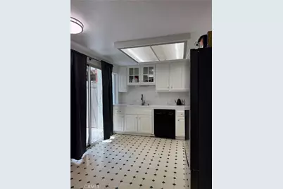 10425 Larwin Avenue, Chatsworth, CA 91311 - Photo 11