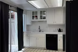 10425 Larwin Ave, Chatsworth, CA 91311 - Photo 11