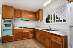 23518 Friar St, Woodland Hills, CA 91367 - Photo 9