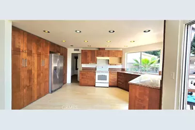 19957 Lorne, Winnetka, CA 91306 - Photo 3