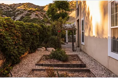 3519 Folkstone Court, Burbank, CA 91504 - Photo 31