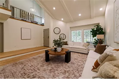 18625 Delano Street, Tarzana, CA 91335 - Photo 5