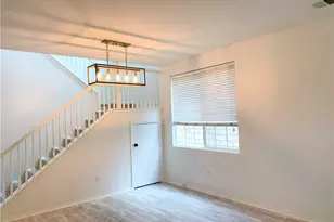 23823 Via Campana, Valencia, CA 91354 - Photo 5