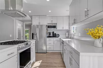 7293 Cirrus Way, Los Angeles, CA 91307 - Photo 13