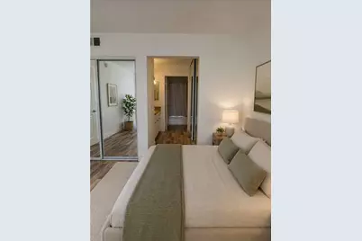 5550 Owensmouth, Woodland Hills, CA 91367 - Photo 15