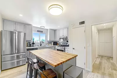 28038 Lakehurst, Canyon Country, CA 91351 - Photo 5