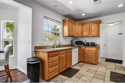 8018 Hatillo, Winnetka, CA 91306 - Photo 11