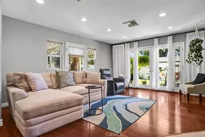 8018 Hatillo, Winnetka, CA 91306 - Photo 7