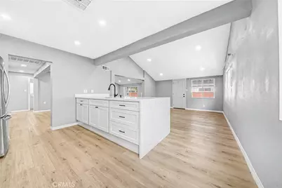 5651 Radford Avenue, Valley Village, CA 91607 - Photo 9