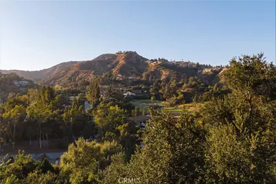 2791 Saint Gregory Road, Glendale, CA 91206 - Photo 9