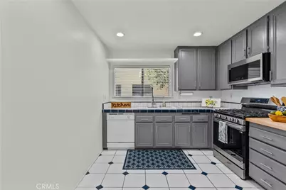 6121 Shoup #35, Woodland Hills, CA 91367 - Photo 15