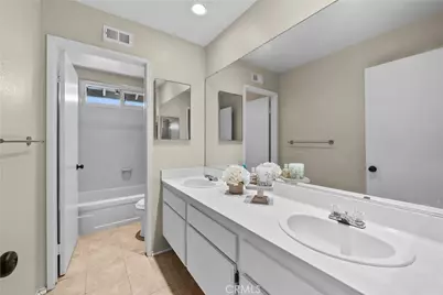 25676 Lochmoor, Valencia, CA 91355 - Photo 29