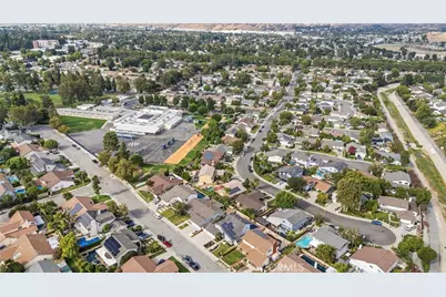 25676 Lochmoor, Valencia, CA 91355 - Photo 41
