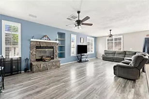 42103 Desert Hill Dr, Quartz Hill, CA 93536 - Photo 17