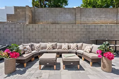 23026 Posada, Valencia, CA 91354 - Photo 43