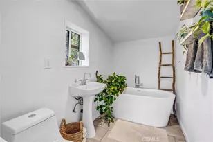 21936 Canon Dr, Topanga, CA 90290 - Photo 13