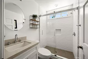 17650 Royce Dr, Encino, CA 91316 - Photo 19