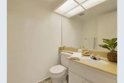 18954 Sherman Way #9, Reseda, CA 91335 - Photo 13