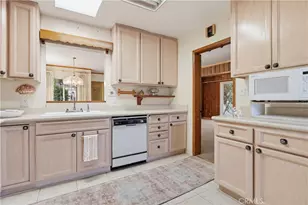7508 Paso Robles Ave, Lake Balboa, CA 91406 - Photo 19