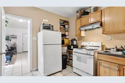 11532 Amboy, Los Angeles, CA 91340 - Photo 37