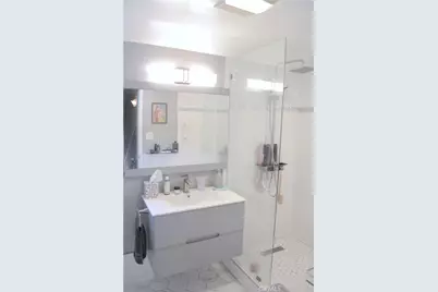 13827 Calvert Street, Los Angeles, CA 91401 - Photo 31