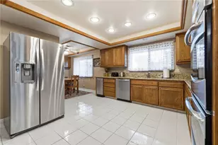 303 Susan Ct, Palmdale, CA 93551 - Photo 3