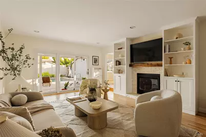 23642 Oxnard, Woodland Hills, CA 91367 - Photo 3