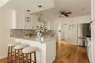 23642 Oxnard, Woodland Hills, CA 91367 - Photo 9