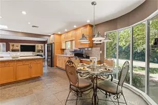 4956 Hood Dr, Woodland Hills, CA 91364 - Photo 17