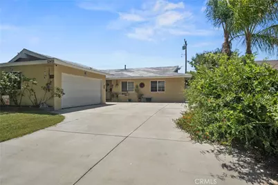 27403 Arriola, Saugus, CA 91350 - Photo 3