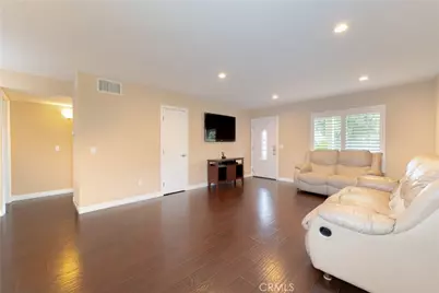 19722 Avenue Of The Oaks, Newhall, CA 91321 - Photo 7
