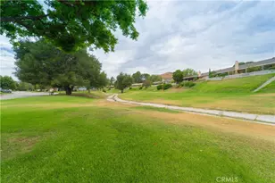 19722 Ave Of The Oaks, Newhall, CA 91321 - Photo 29