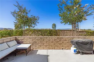 22760 Harmony Dr, Saugus, CA 91350 - Photo 41