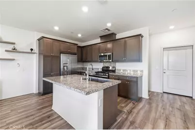 22760 Harmony Drive, Saugus, CA 91350 - Photo 5