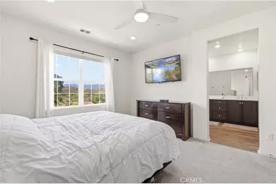 22760 Harmony Drive, Saugus, CA 91350 - Photo 33