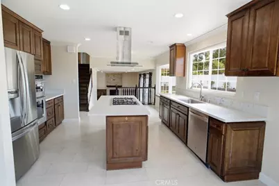 334 W Avenida De Las Flores, Thousand Oaks, CA 91360 - Photo 7