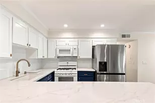 14159 Riverside Dr, Sherman Oaks, CA 91423 - Photo 19