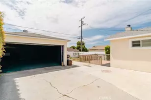 1926 Thoreau St, Los Angeles, CA 90047 - Photo 35