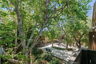 18350 Hatteras Street, Tarzana, CA 91356 - Photo 17