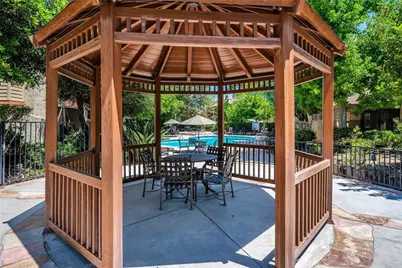 21555 Burbank Boulevard #47, Woodland Hills, CA 91367 - Photo 29