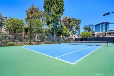 21555 Burbank Boulevard #47, Woodland Hills, CA 91367 - Photo 27