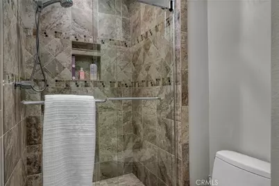 21555 Burbank Boulevard #47, Woodland Hills, CA 91367 - Photo 19