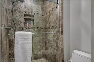 21555 Burbank Blvd, Woodland Hills, CA 91367 - Photo 19