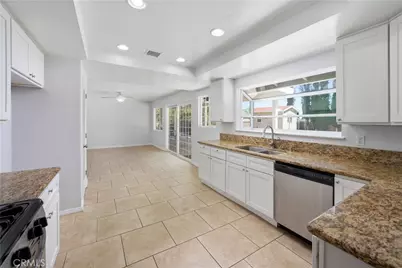 42900 Staffordshire Drive, Lancaster, CA 93534 - Photo 11
