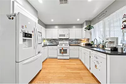 37031 La Contempo, Palmdale, CA 93550 - Photo 11