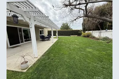 2002 Malcolm, Simi Valley, CA 93065 - Photo 17