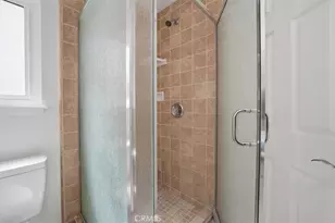 27912 Newbird Dr, Saugus, CA 91350 - Photo 15