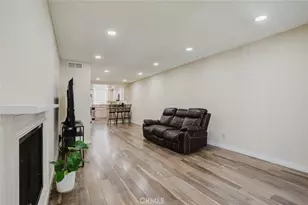 26922 Flo Ln, Canyon Country, CA 91351 - Photo 9